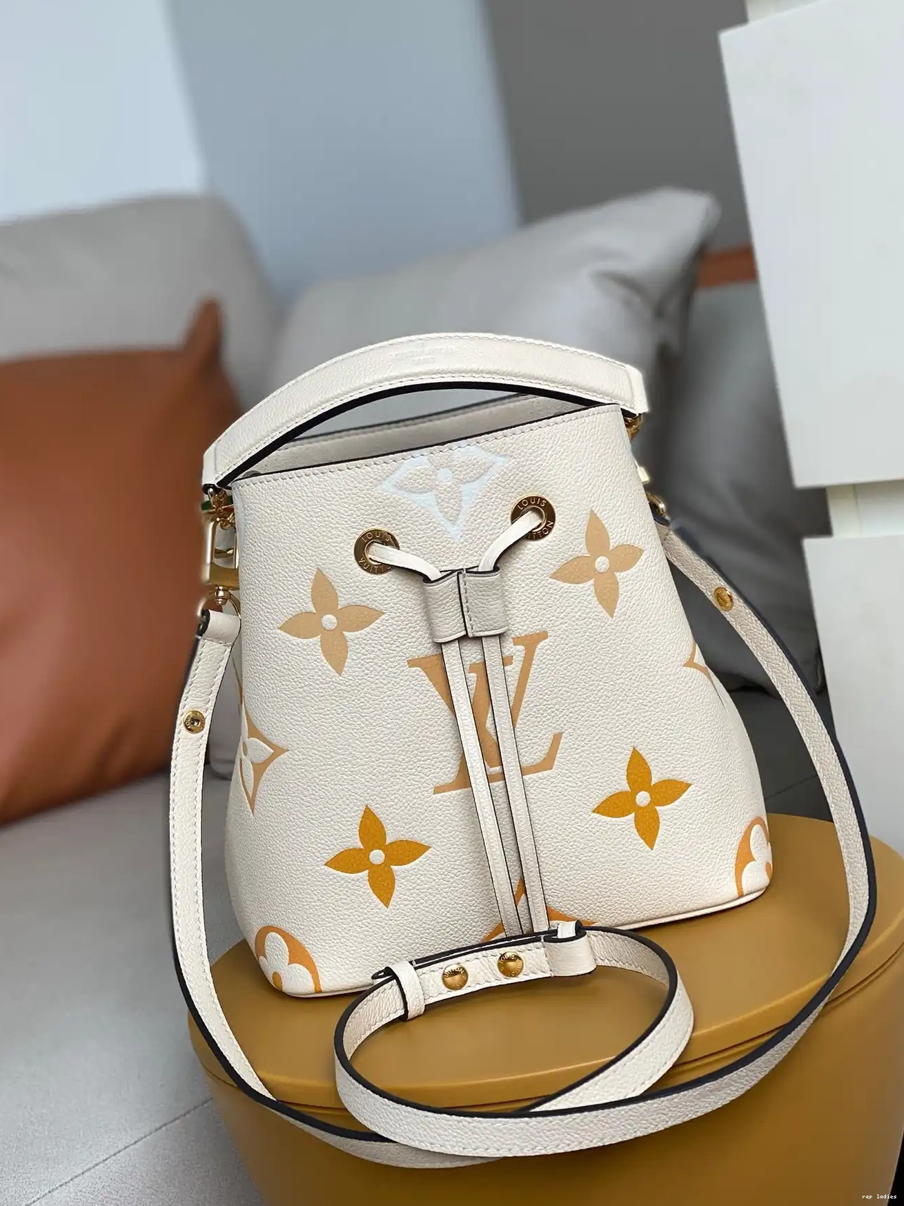Cheap NÉONOÉ BB LOUIS VUITTON 0523